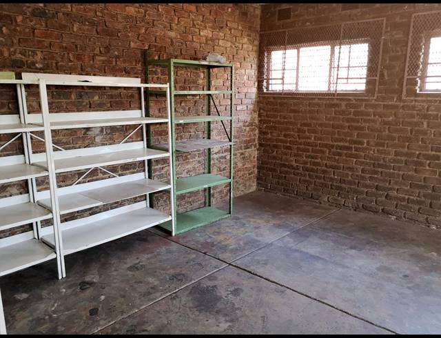 268M² RETAIL FOR SALE IN WHITE RIVER CENTRAL